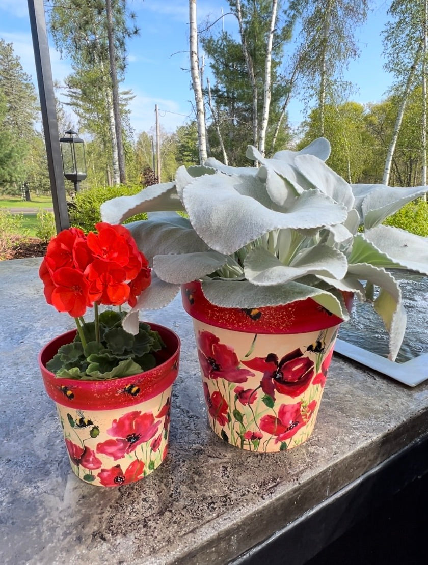 Poppies & Bees Zest Pot