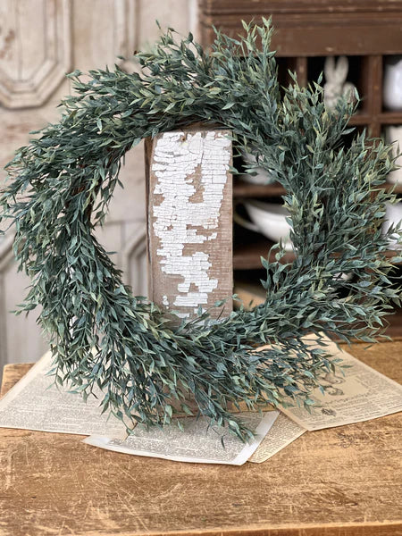 20" Twilight Ash Wreath