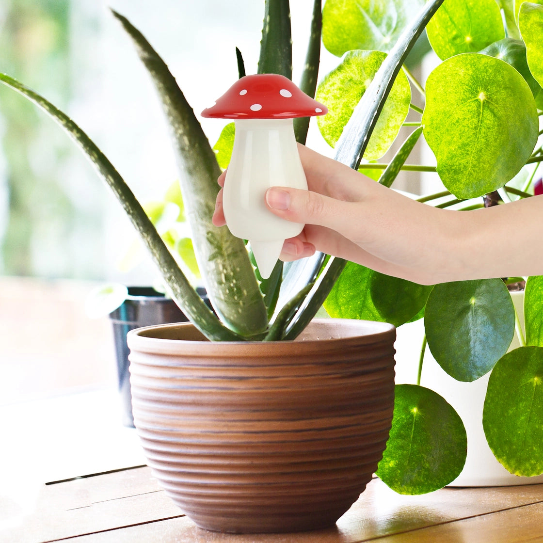 pot plant waterer Mushroom Planter Water Dispenser - Decorative Garden Planter