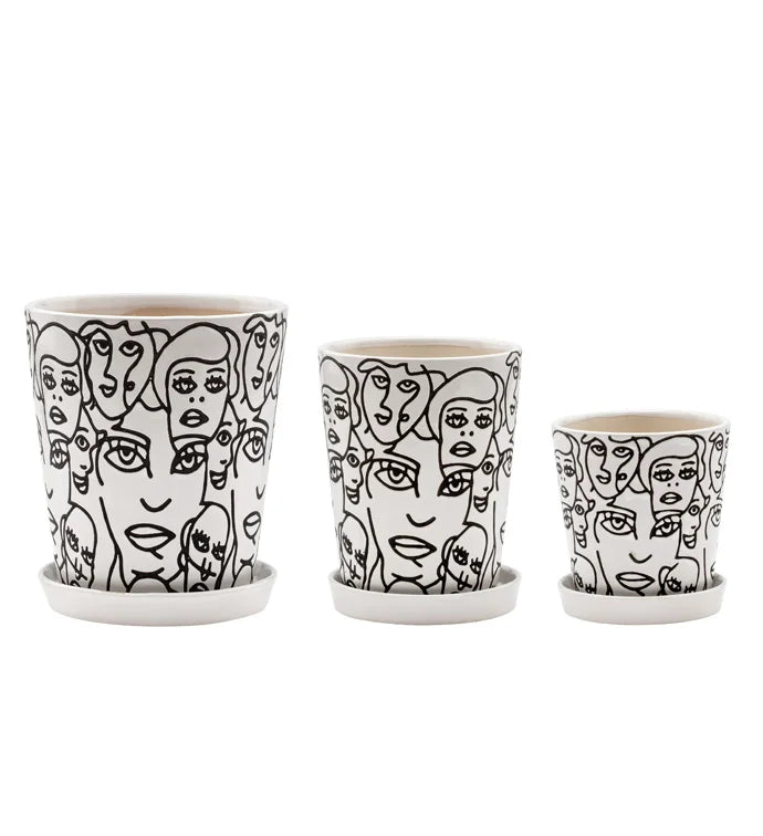 Face Vase with Saucer