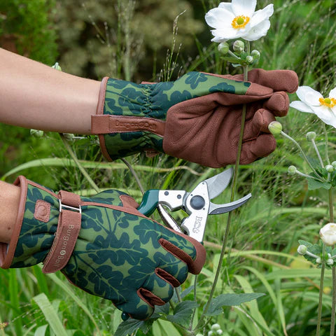 Love the Glove in Oak Leaf Moss