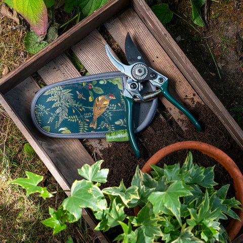 Woodland Wonder Pruner and Holster