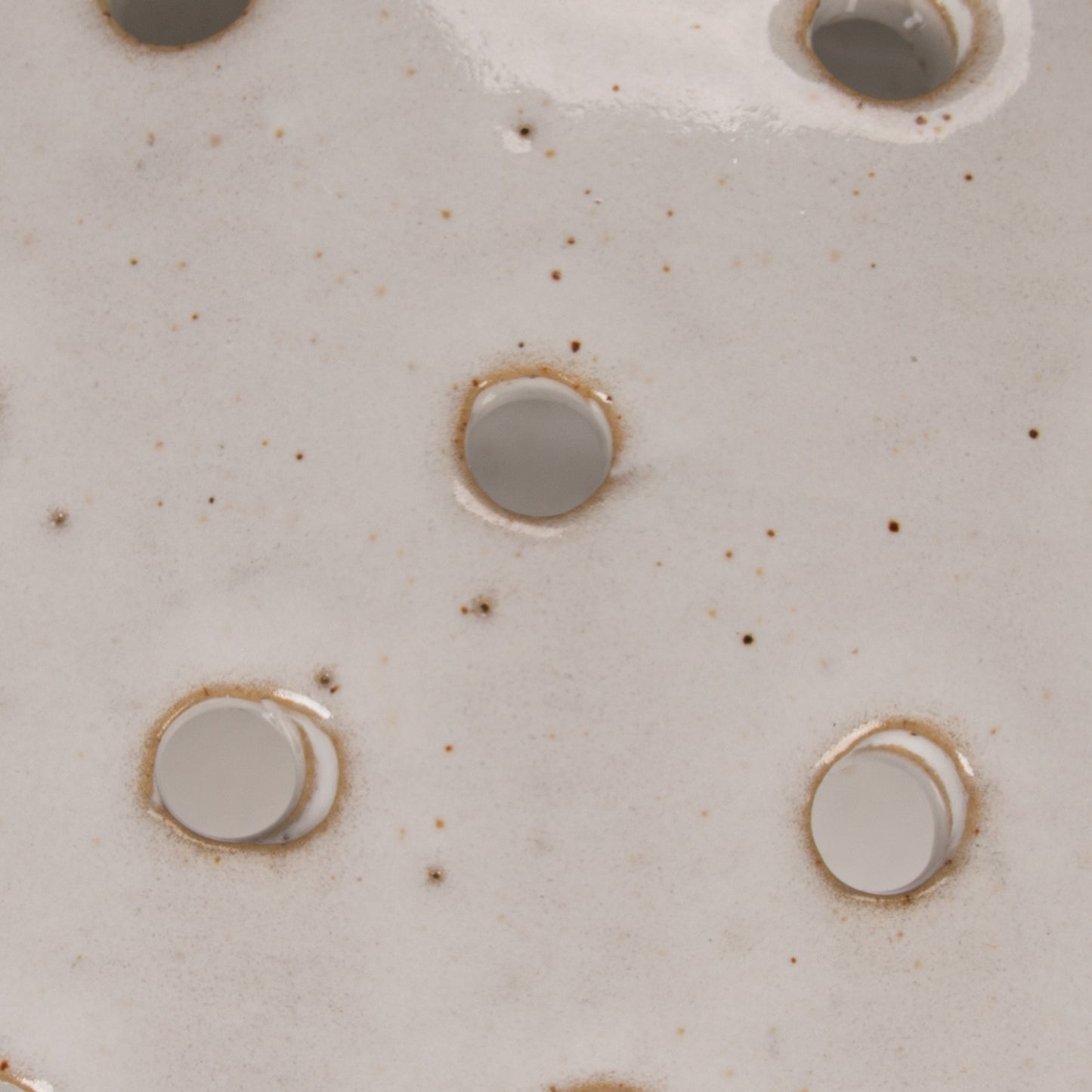 6-3/4" Round x 4"H Stoneware Strainer Bowl, White