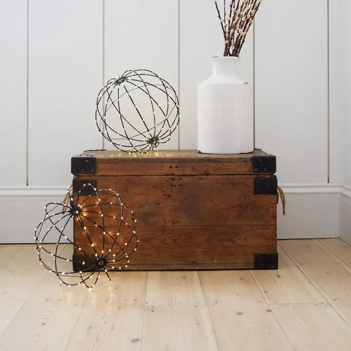 Solar Sphere - Plug in/Solar
